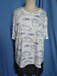 Sleepy cats and bones tee, sz 14