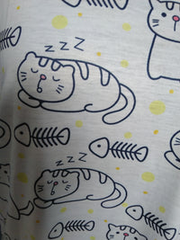 Sleepy cats and bones tee, sz 14