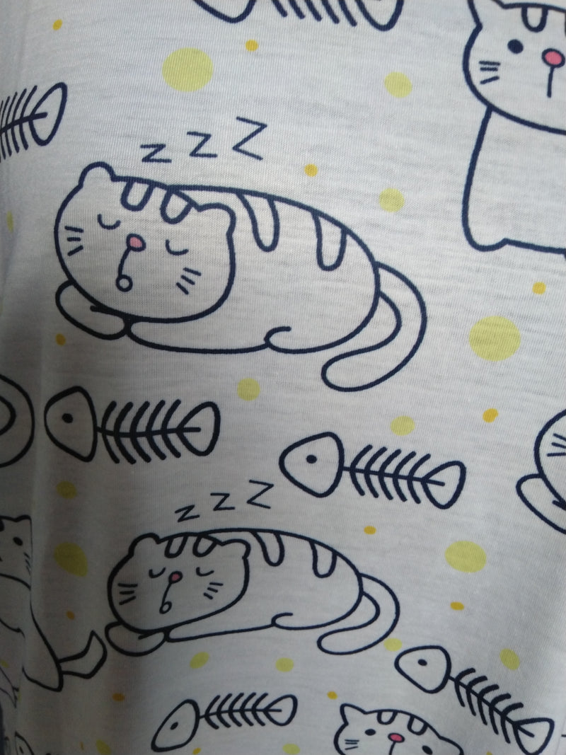 Sleepy cats and bones tee, sz 14